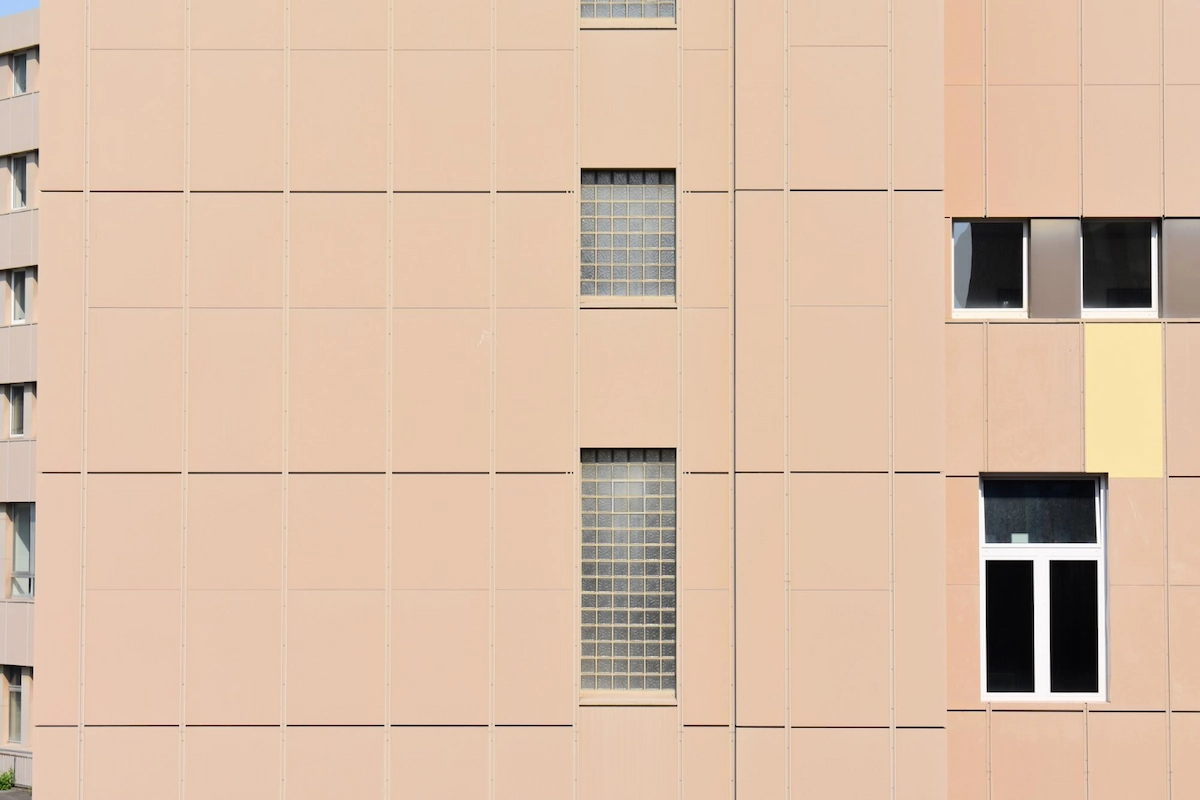 Tali air dinding persegi panjang